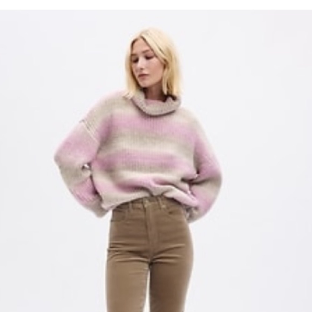 Pink & beige turtleneck sweater size Small Tall